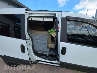 2017 Ram ProMaster City Cargo Van Tradesman SLT 122.4" WB - miniatura 13