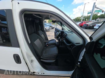 2017 Ram ProMaster City Cargo Van Tradesman SLT 122.4" WB - miniatura 15