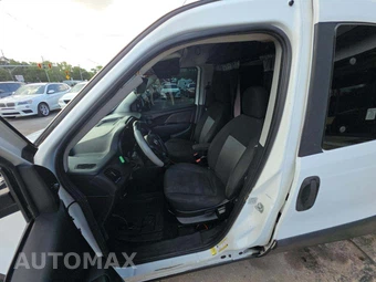 2017 Ram ProMaster City Cargo Van Tradesman SLT 122.4" WB - miniatura 3