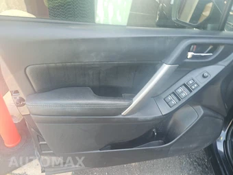 2017 Subaru Forester 2.0XT Premium – miniatura 9