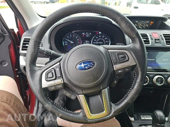 2017 Subaru Forester 2.0XT Touring – miniatura 10