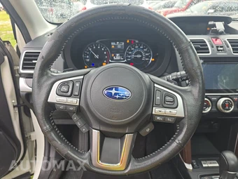 2017 Subaru Forester 2.0XT Touring - miniatura 10