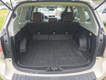 2017 Subaru Forester 2.0XT Touring - miniatura 16