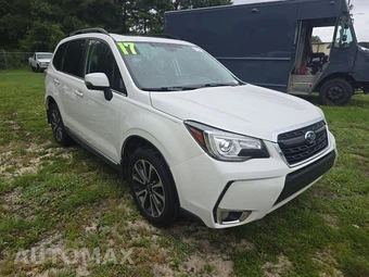 2017 Subaru Forester 2.0XT Touring - miniatura 3