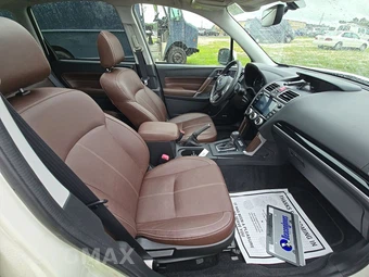 2017 Subaru Forester 2.0XT Touring - miniatura 8