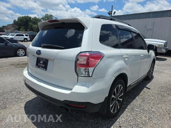2017 Subaru Forester 2.0XT Touring - miniatura 4