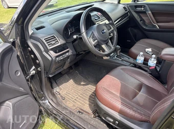 2017 Subaru Forester 2.0XT Touring - miniatura 12