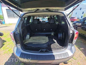 2017 Subaru Forester 2.0XT Touring - miniatura 14
