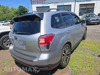 2017 Subaru Forester 2.0XT Touring - miniatura 3