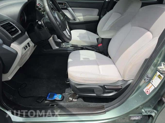 2017 Subaru Forester 2.5i - miniatura 3