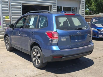 2017 Subaru Forester 2.5i - miniatura 2