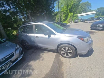 2017 Subaru Forester 2.5i - miniatura 4