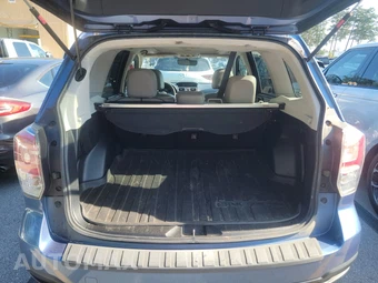 2017 Subaru Forester 2.5i Limited – miniatura 16