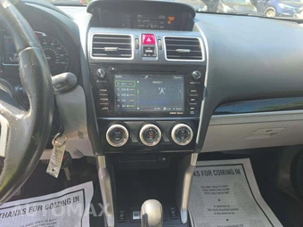 2017 Subaru Forester 2.5i Limited – miniatura 10
