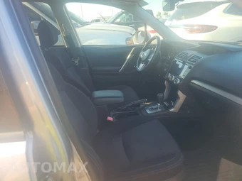 2017 Subaru Forester 2.5i Premium – miniatura 8