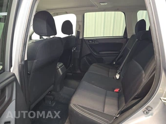 2017 Subaru Forester 2.5i Premium – miniatura 13