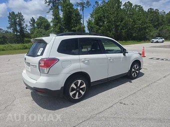 2017 Subaru Forester 2.5i Premium – miniatura 4
