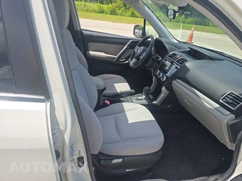 2017 Subaru Forester 2.5i Premium – miniatura 8