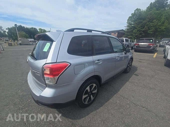2017 Subaru Forester 2.5i Premium – miniatura 3