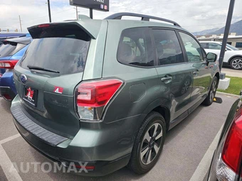 2017 Subaru Forester 2.5i Premium - miniatura 3