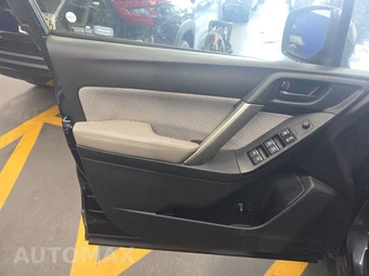2017 Subaru Forester 2.5i Premium – miniatura 9
