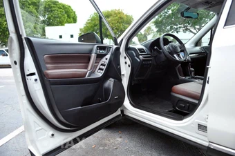 2017 Subaru Forester 2.5i Touring - miniatura 18