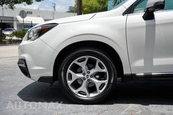 2017 Subaru Forester 2.5i Touring - miniatura 6