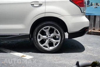 2017 Subaru Forester 2.5i Touring - miniatura 9