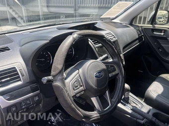 2017 Subaru Forester 2.5i Touring - miniatura 17