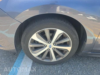 2017 Subaru Legacy 2.5i Limited – miniatura 8