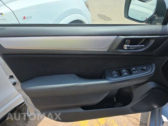 2017 Subaru Legacy 2.5i Premium – miniatura 9