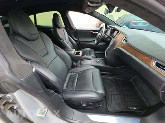2017 Tesla Model S 75D – miniatura 15