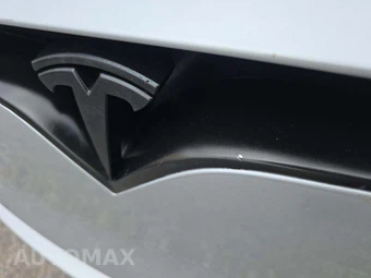 2017 Tesla Model S 75D – miniatura 18