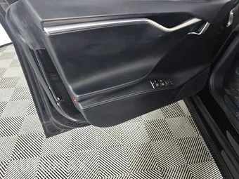 2017 Tesla Model S 75D – miniatura 9