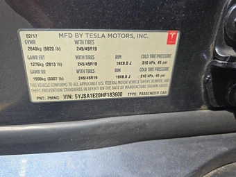 2017 Tesla Model S 90D – miniatura 14
