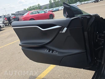 2017 Tesla Model S 90D – miniatura 9