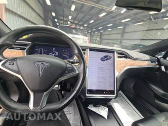 2017 Tesla Model S 90D – miniatura 11