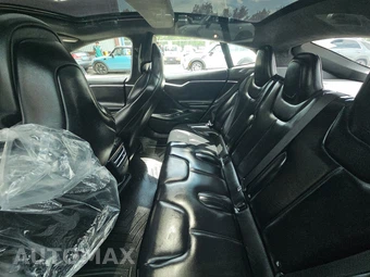 2017 Tesla Model S 90D – miniatura 13