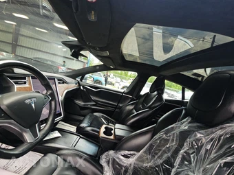 2017 Tesla Model S 90D – miniatura 17