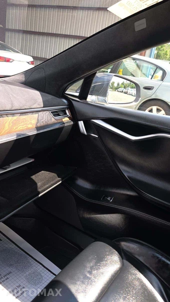 2017 Tesla Model S 90D – miniatura 24