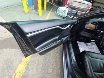 2017 Tesla Model S 90D – miniatura 9