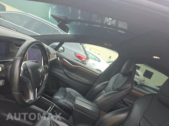 2017 Tesla Model X 100D – miniatura 22