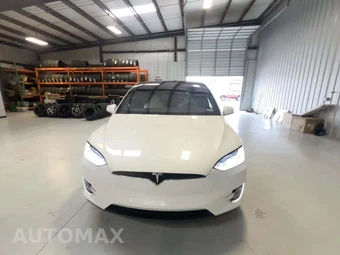 2017 Tesla Model X - miniatura 2