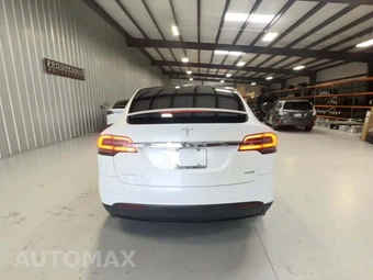2017 Tesla Model X - miniatura 4
