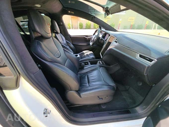 2017 Tesla Model X 75D - miniatura 18