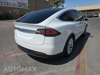 2017 Tesla Model X 75D - miniatura 3