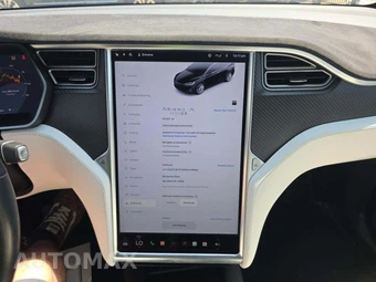 2017 Tesla Model X 75D - miniatura 10