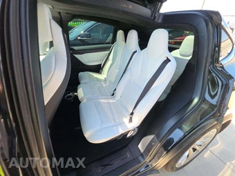 2017 Tesla Model X 75D - miniatura 13