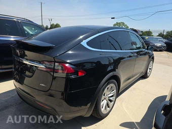 2017 Tesla Model X 75D - miniatura 3