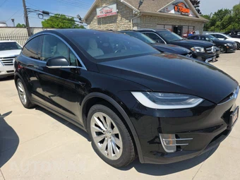 2017 Tesla Model X 75D - miniatura 4